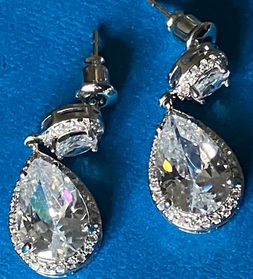Buy & Sell Yeovil Somerset - Photos for Ladies jewellery C.Z tear drop earrings