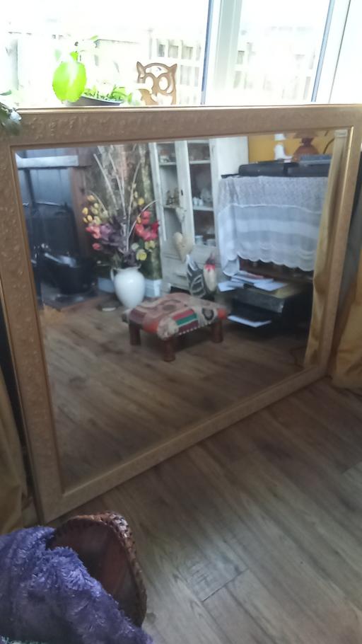 Buy & Sell Wetwang East Riding of Yorkshire - Photos for Large decorative gold mirror