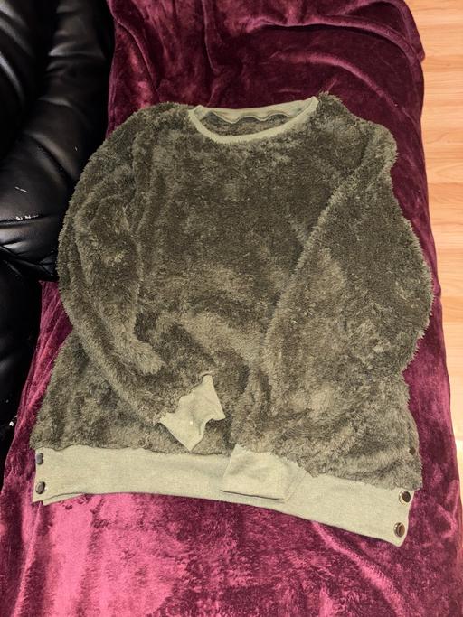 Buy & Sell Wooburn Town Buckinghamshire - Photos for Light green fuzzy top