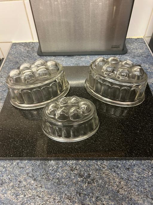 Buy & Sell Whitton Richmond upon Thames - Photos for Vintage glass jelly moulds