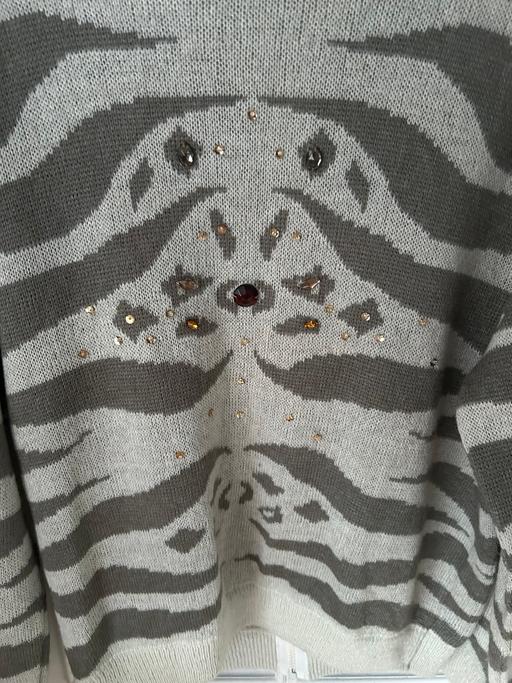 Buy & Sell Whitton Richmond upon Thames - Photos for Vintage knitted twin set