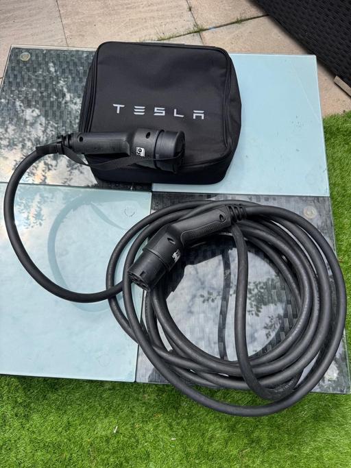Vehicles Grahame Park North West London - Photos for Original Tesla Model 3 Charging Cabl