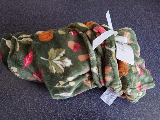 Buy & Sell Loughborough Charnwood - Photos for Green home printed throw