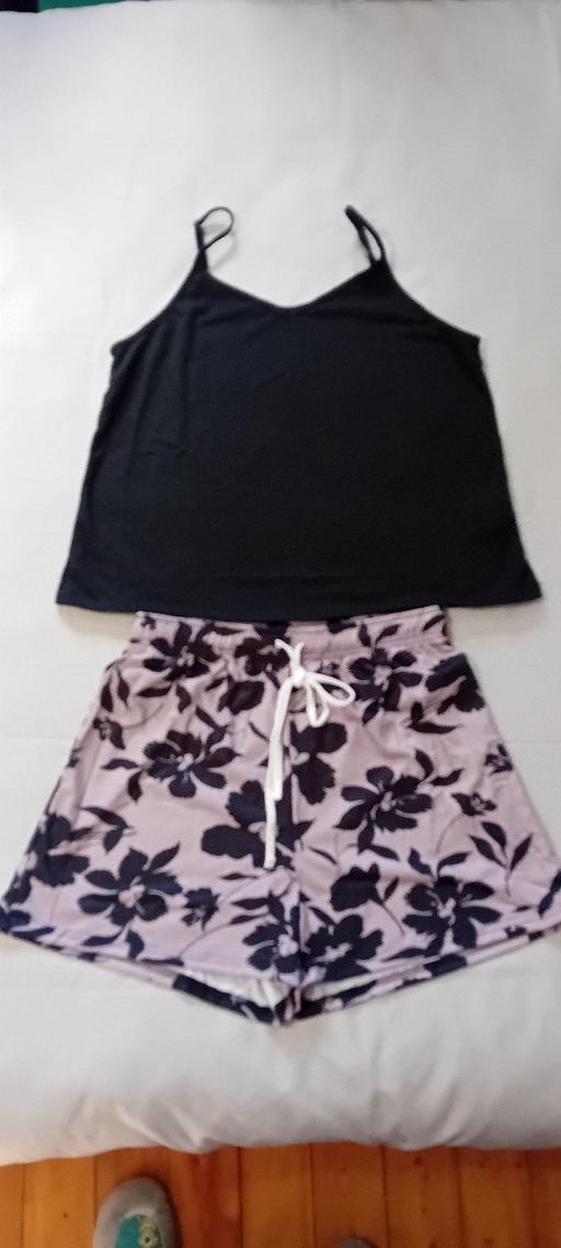 Buy & Sell Bilston Wolverhampton - Photos for brand new women's shorts and strappy top