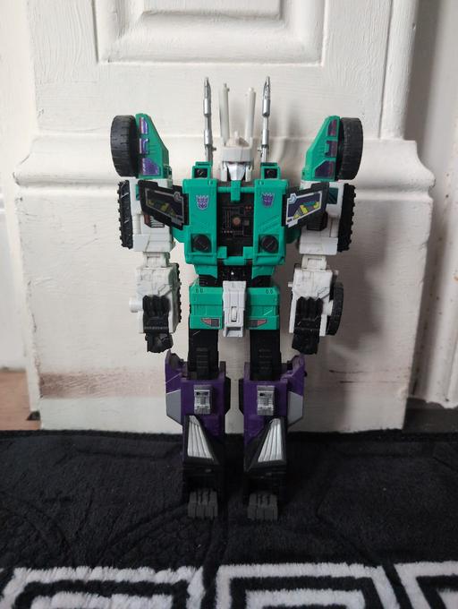 Buy & Sell Forest Gate East London - Photos for Titans Return Leader Class Sixshot