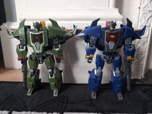Buy & Sell Forest Gate East London - Photos for Legacy Leader Class Skyquake and Dreadwing