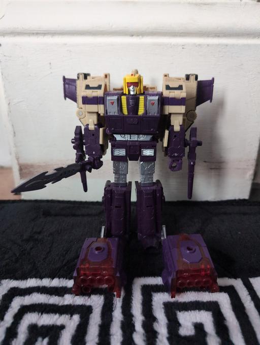 Buy & Sell Forest Gate East London - Photos for Legacy Leader Class Blitzwing