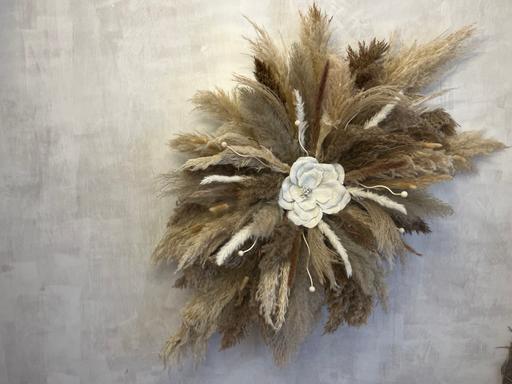 Buy & Sell Woodsetton Dudley - Photos for Pampas wall decor