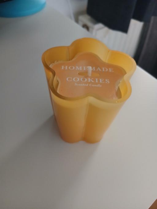 Buy & Sell Radcliffe Bury - Photos for Flower Candle New