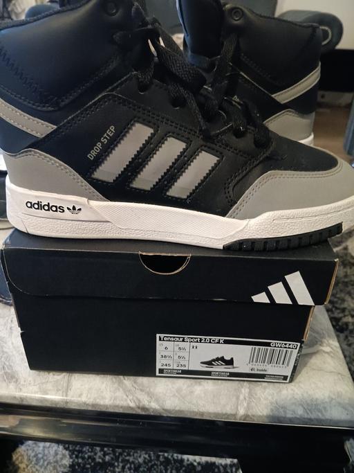 Buy & Sell Bow East London - Photos for Adidas size 5.5 uk