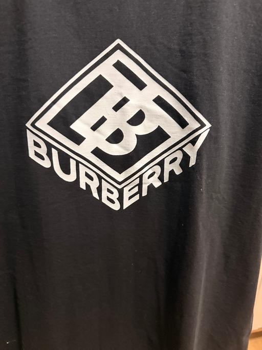 Buy & Sell Little Hulton Salford - Photos for Burberry Ellison Size M in Black T-Shirt
