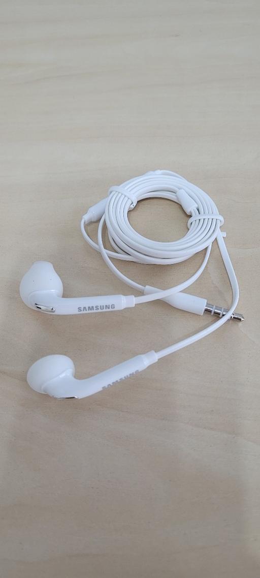 Buy & Sell Great Houghton Barnsley - Photos for New Samsung earbuds