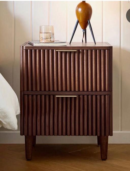 Buy & Sell Kilburn North West London - Photos for 2x Solid wood fluted bedside tables in walnut