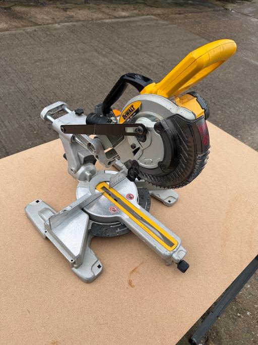 Buy & Sell Loughton Epping Forest - Photos for Dewalt chop saw