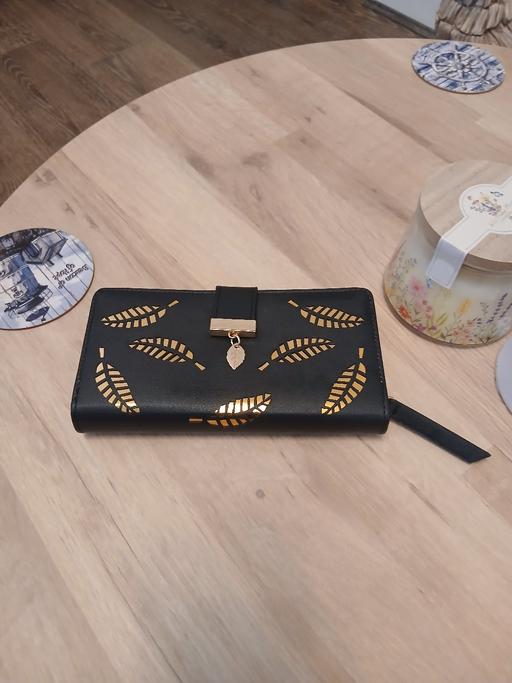 Buy & Sell Bradley Fold Trading Estate Bury - Photos for Purse New