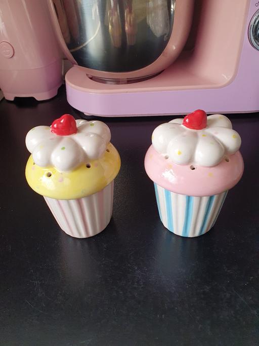 Buy & Sell Upper Gornal Dudley - Photos for novelty cupcake salt & pepper shakers NEW