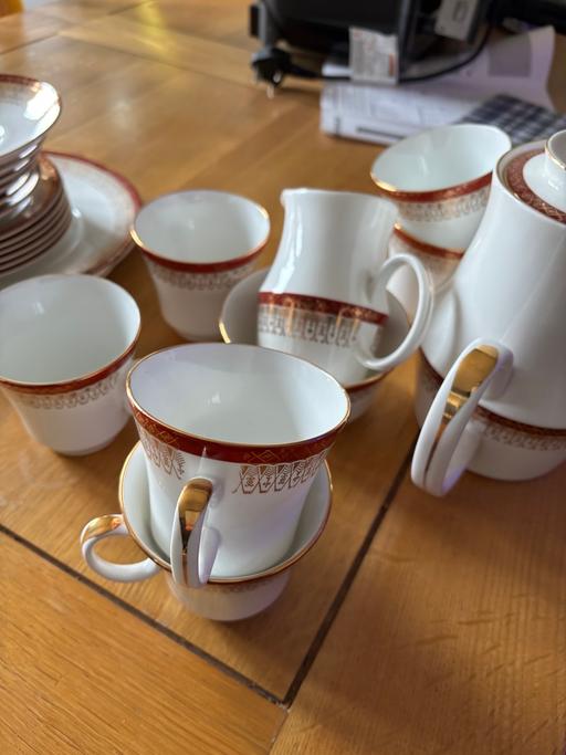 Buy & Sell Pensnett Dudley - Photos for Royal grafton majestic red fine bone china