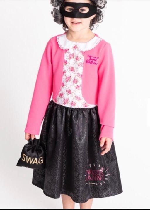 Buy & Sell Castle Gresley South Derbyshire - Photos for BNWT Gangster Granny costume 5/6 yrs