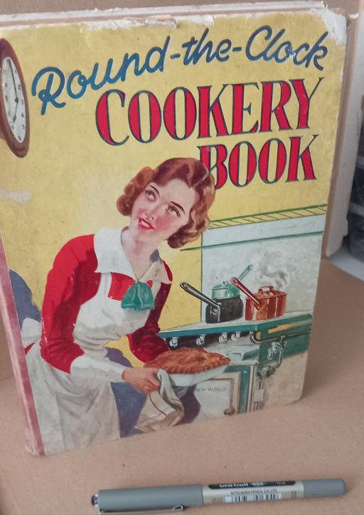 Buy & Sell Thatto Heath Saint Helens - Photos for antique 1936 round the clock cookbook