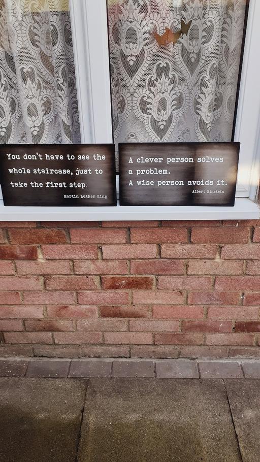 Buy & Sell Sundon Luton - Photos for Metal Signs x 2(LU33BY)