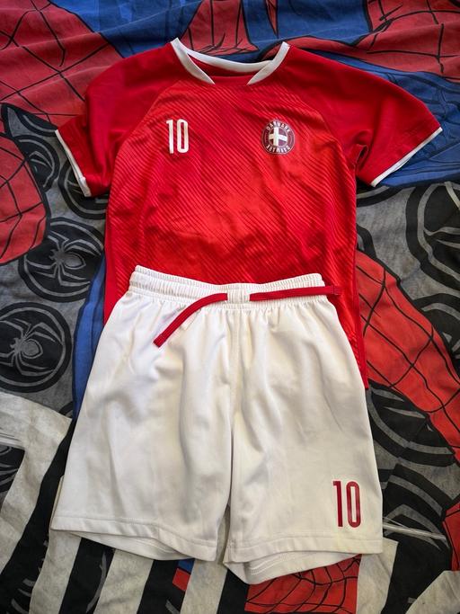 Buy & Sell Queensbury North West London - Photos for Boys Denmark football kit