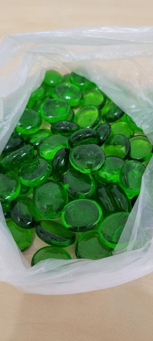 Buy & Sell Great Houghton Barnsley - Photos for Green glass iridescent plant pot toppings