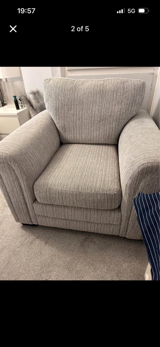 Buy & Sell Lanesfield Wolverhampton - Photos for Comfy arm chair.