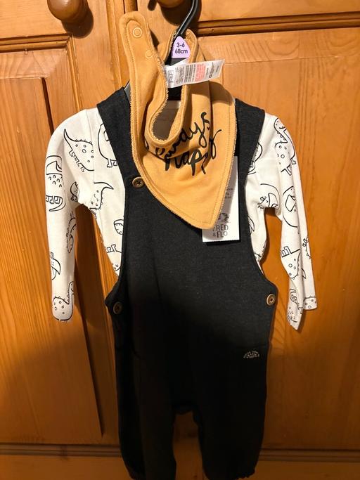 Buy & Sell Selhurst South East London - Photos for Dungarees set