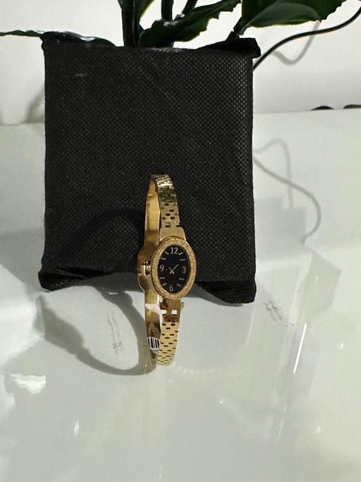 Buy & Sell Bank Top Bradford - Photos for Woman watch dial bracelet