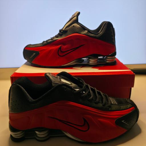 Buy & Sell Upper Heyford Cherwell - Photos for nike R4 University Red Trainers UK Size 10