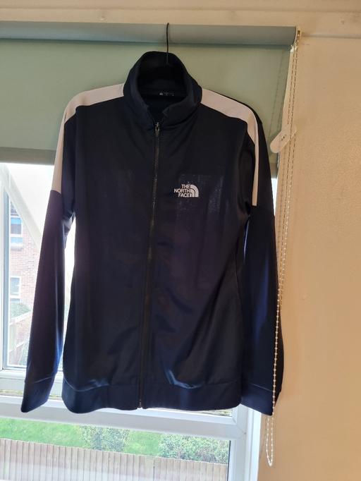 Buy & Sell Ealing West London - Photos for North Face jumper