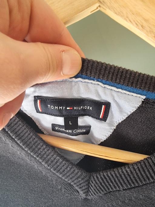 Buy & Sell Ealing West London - Photos for Tommy Hillfiger Jumper
