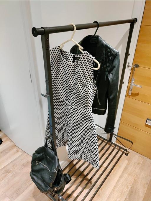 Buy & Sell Ealing West London - Photos for Strong metal rail rack