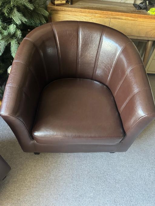Buy & Sell Speen Buckinghamshire - Photos for Two seater sofa and two chairs
