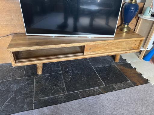 Buy & Sell Speen Buckinghamshire - Photos for Sold wood TV /side unit table