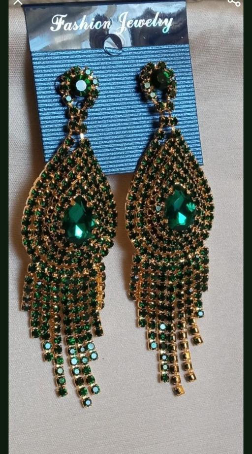 Buy & Sell Grafton Street Industrial Estate West Northamptonshire - Photos for New beautiful crystal earrings