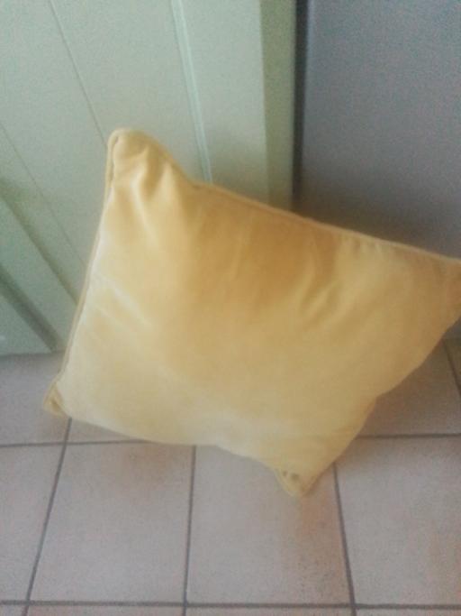 Buy & Sell Aldridge Walsall - Photos for ONE GOLD CUSHION