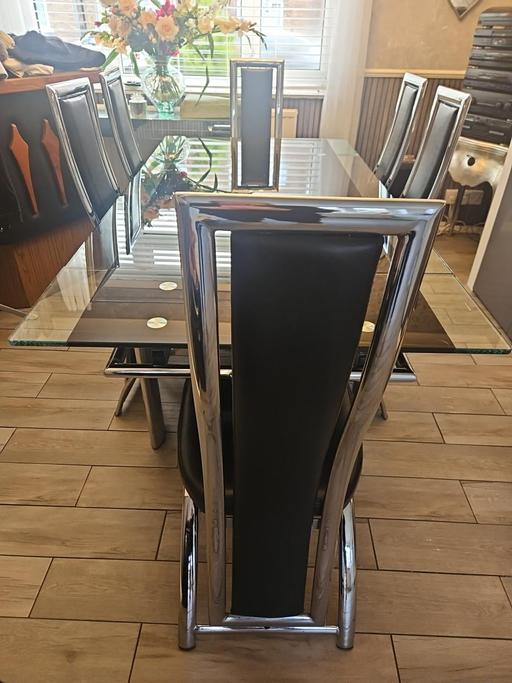 Buy & Sell East Ham East London - Photos for table & 6 chairs