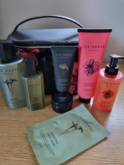 Buy & Sell Kettering North Northamptonshire - Photos for Ted Baker set