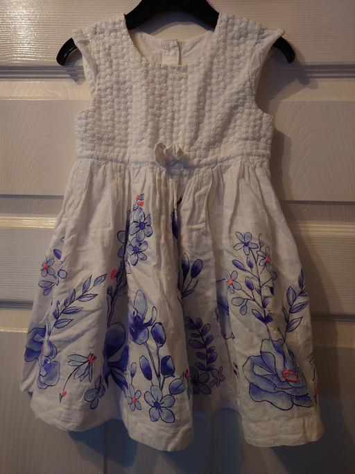 Buy & Sell Woodthorpe Charnwood - Photos for Girls white flower dress size 12-18 months