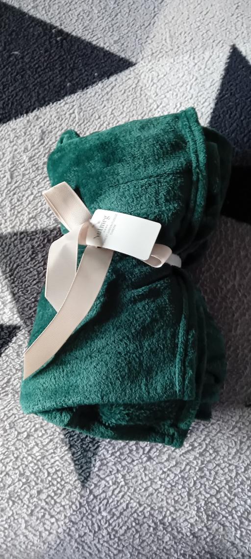 Buy & Sell Bilston Wolverhampton - Photos for brand new fleece blanket