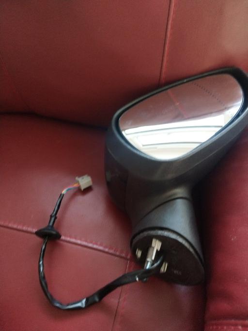 Vehicles Birmingham New Street Birmingham - Photos for ford fiesta leftside mirror