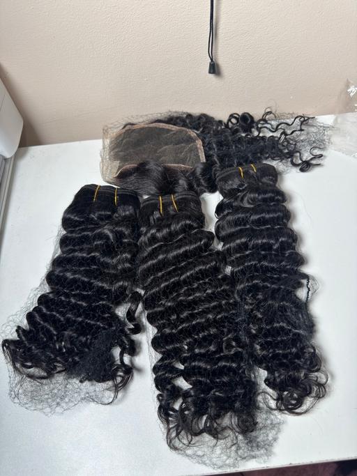 Buy & Sell Gravesend Gravesham - Photos for Deep curls Virgin Hair 14 inch 3 pack closu
