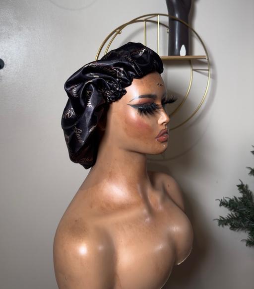 Buy & Sell Gravesend Gravesham - Photos for Adjustable perfect fit reversible Satin Bonet