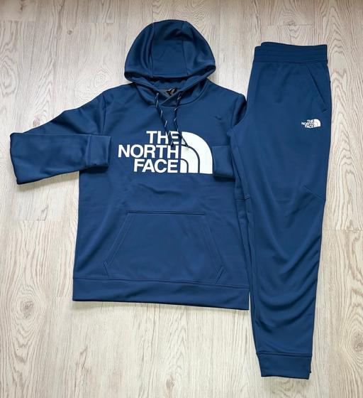 Buy & Sell Old Ford East London - Photos for The North Face Surgent Tracksuit