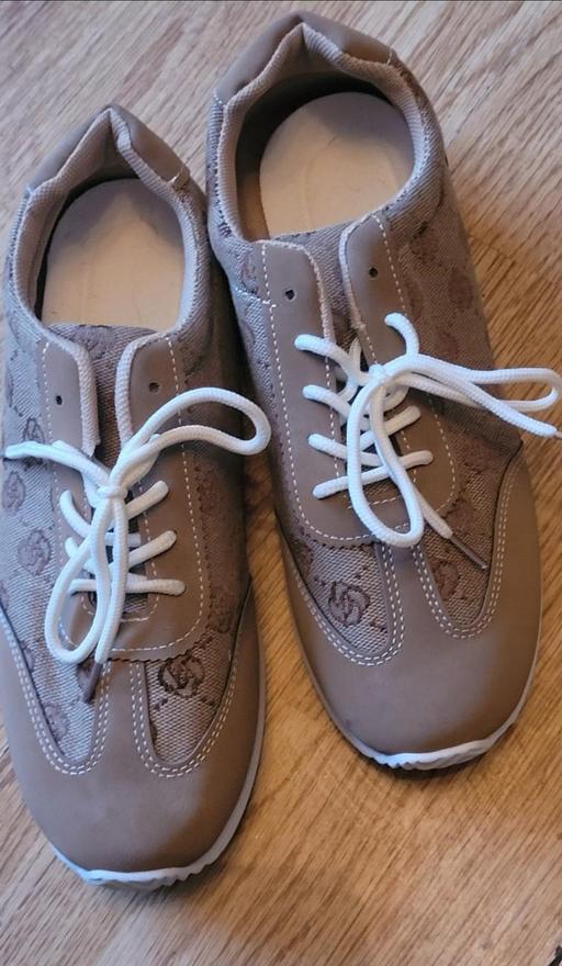 Buy & Sell Tyseley Birmingham - Photos for pumps size 6