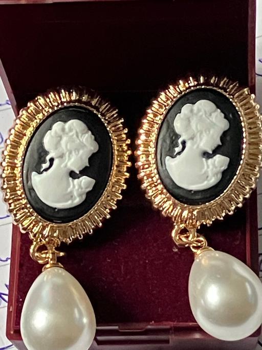 Buy & Sell Yeovil Somerset - Photos for Ladies jewellery rolled gold cameo earrings