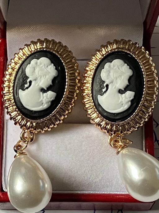 Buy & Sell Yeovil Somerset - Photos for Ladies jewellery rolled gold cameo earrings