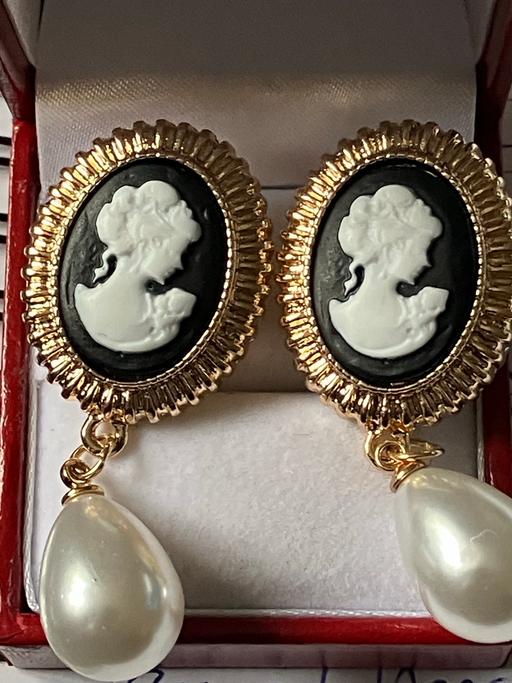 Buy & Sell Yeovil Somerset - Photos for Ladies jewellery rolled gold cameo earrings