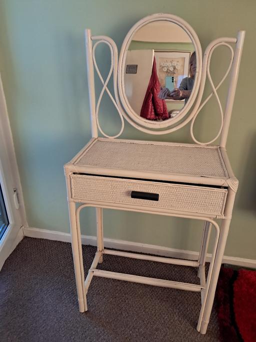 Buy & Sell Astra Business Park Trafford - Photos for dressing table